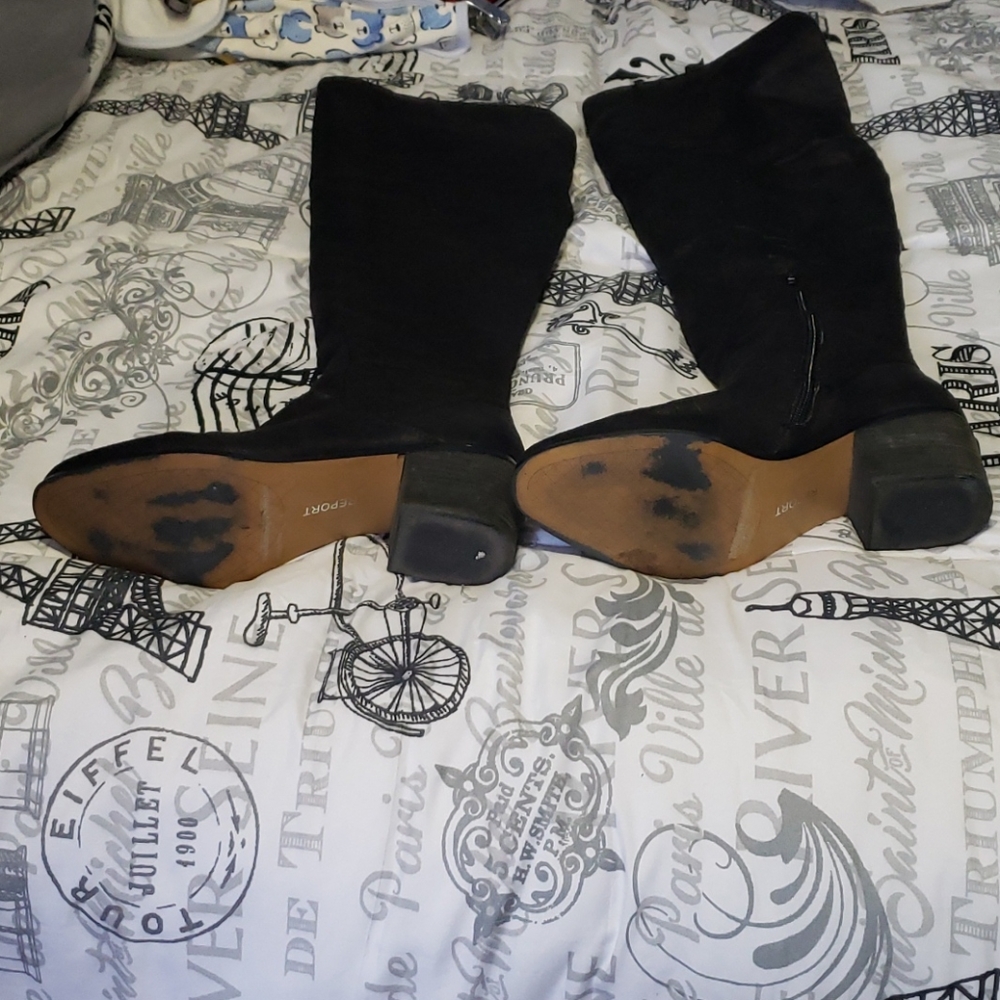 Boots - Picture 2 of 4